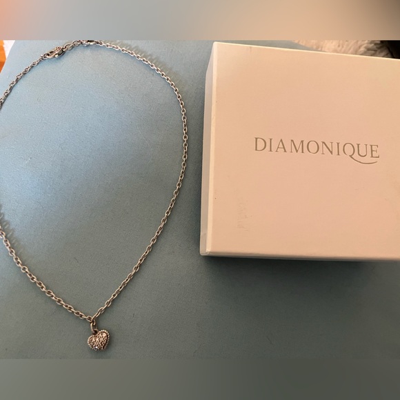 Gorgeous Judith Ripka Pave Diamonique Heart Charm Necklace - Picture 9 of 9